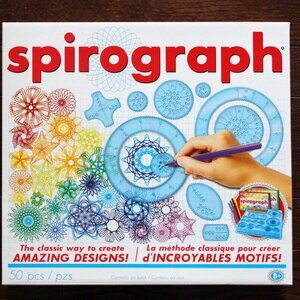 Spirograph set with markers